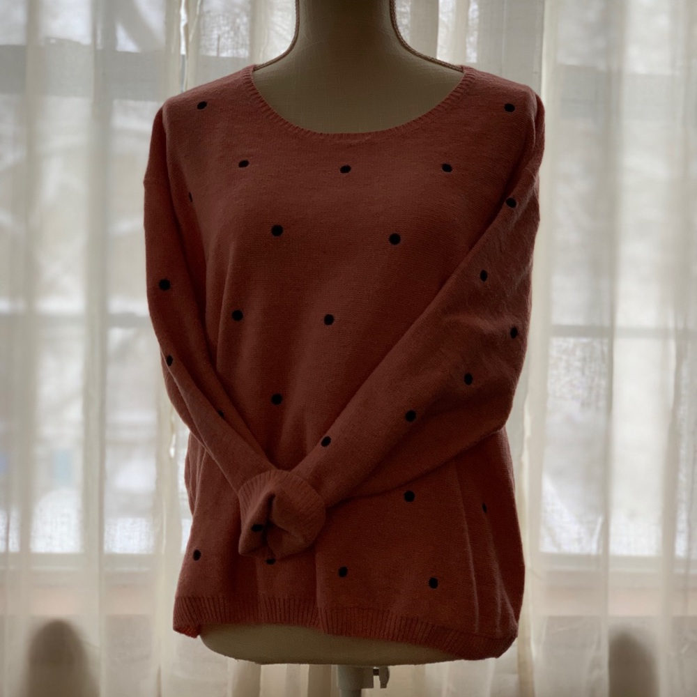 Polka dot sweater. Women’s Medium